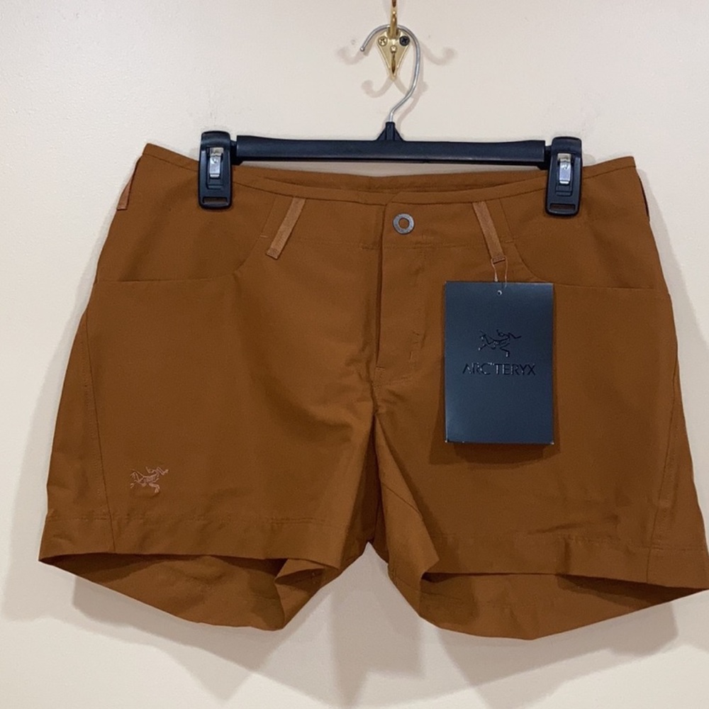 NWOT ARC'TERYX Creston 4.5in Shorts Theanine Size 8